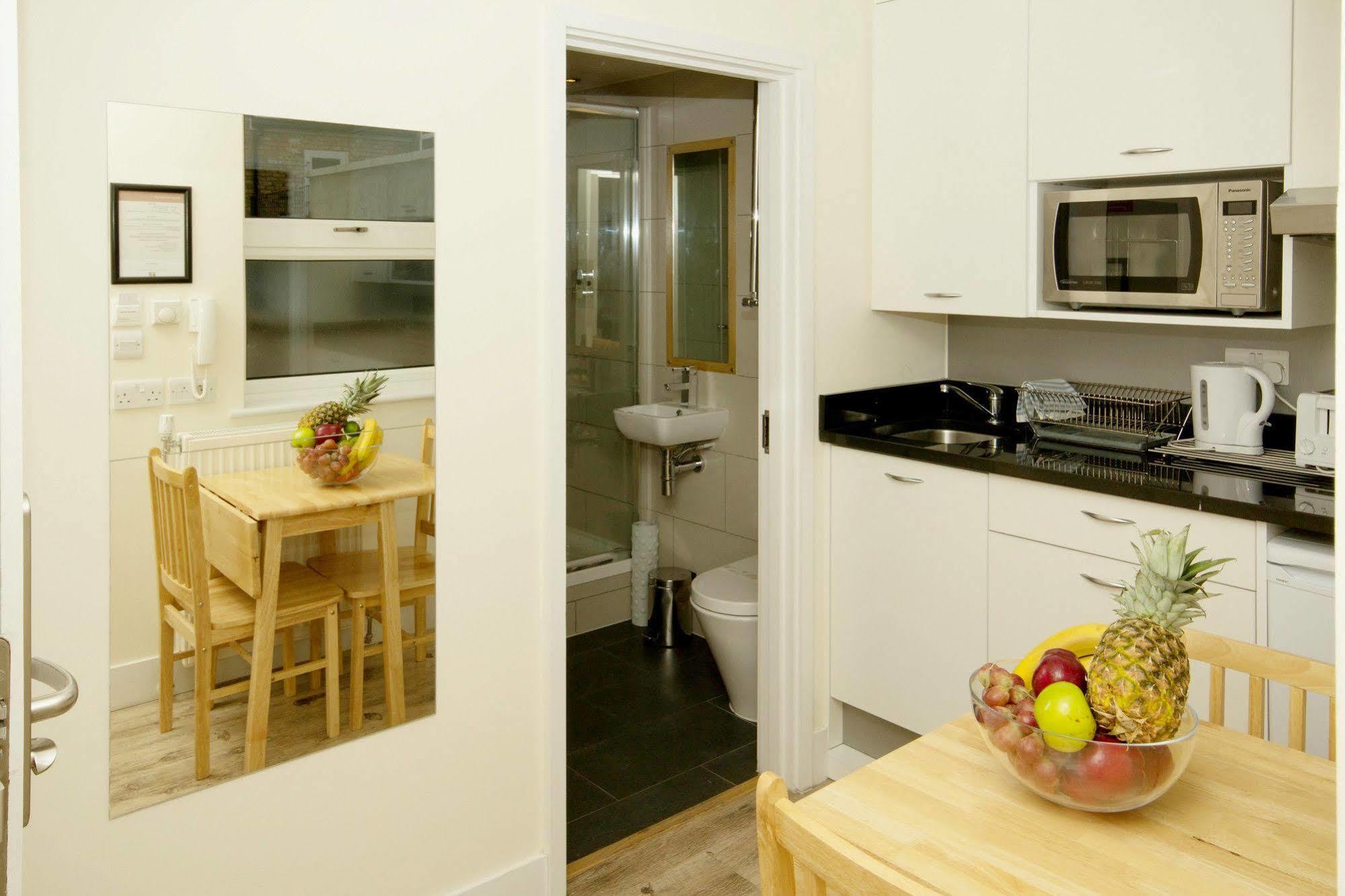 Finsbury Serviced Apartments Лондон Екстер'єр фото